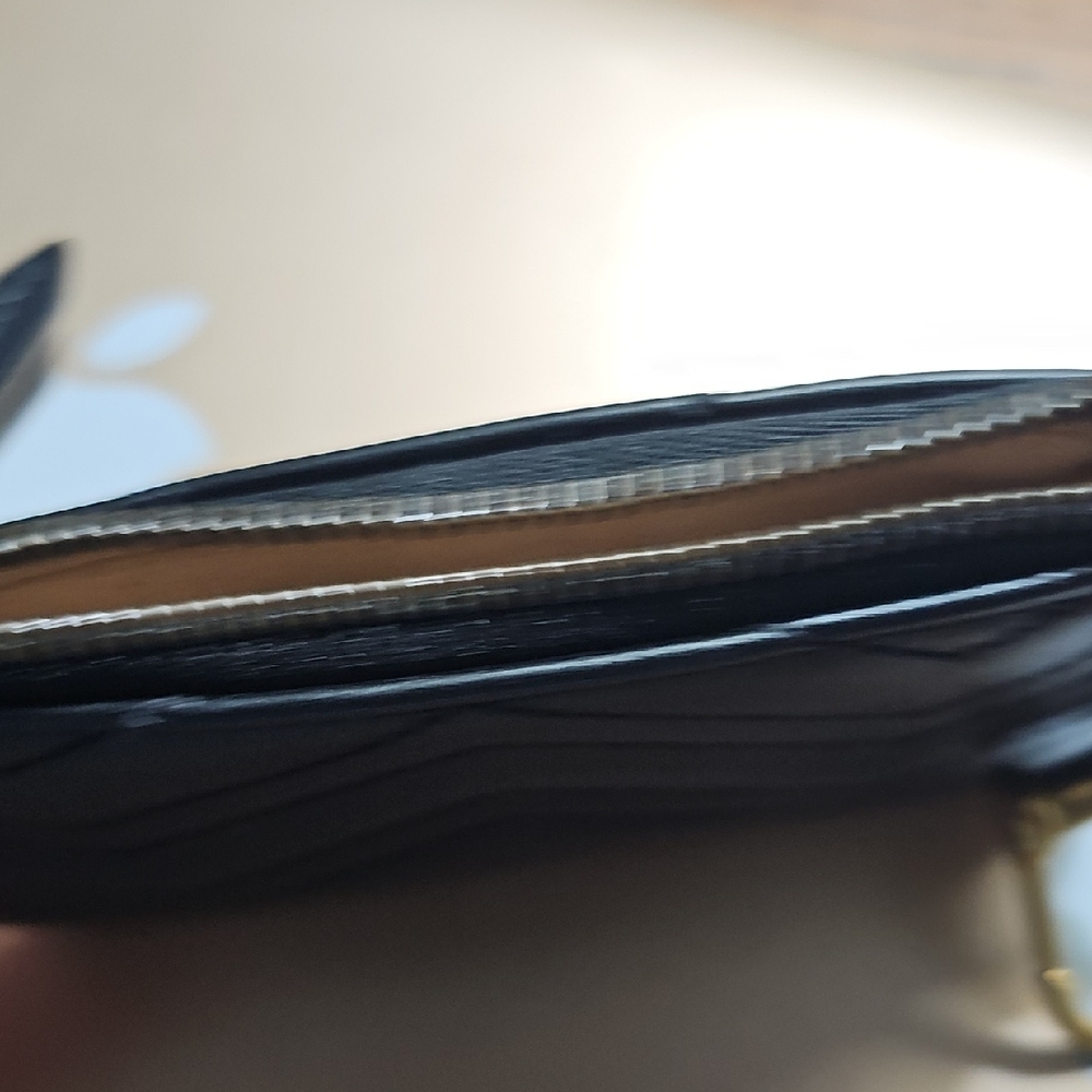 Gucci Black and Gold Key & Card Holder - Picture 5 of 14